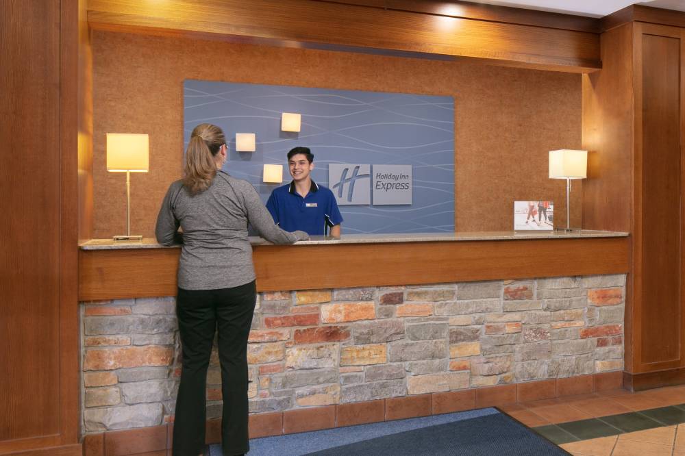 Holiday Inn Exp Stes Coralville 5