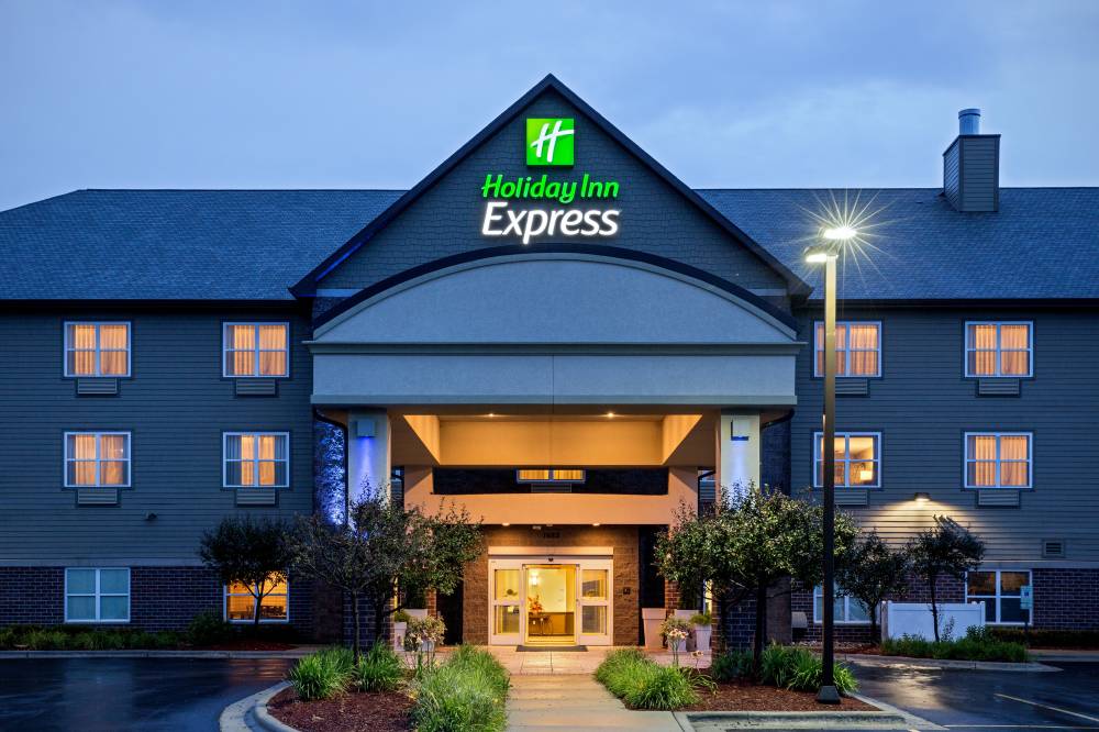 Holiday Inn Exp Stes East 8