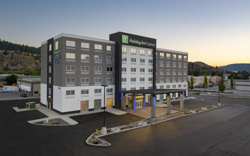 Welcome to the Holiday Inn Express & Suites locate