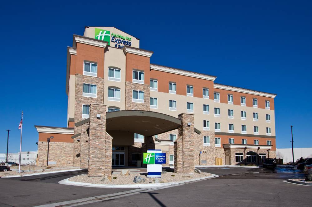 Holiday Inn Express and Suites Denver East Staplet