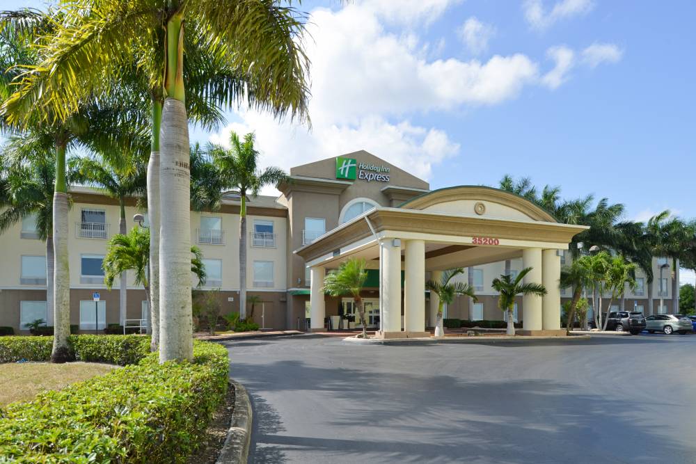 Holiday Inn Exp Stes Florida City 4