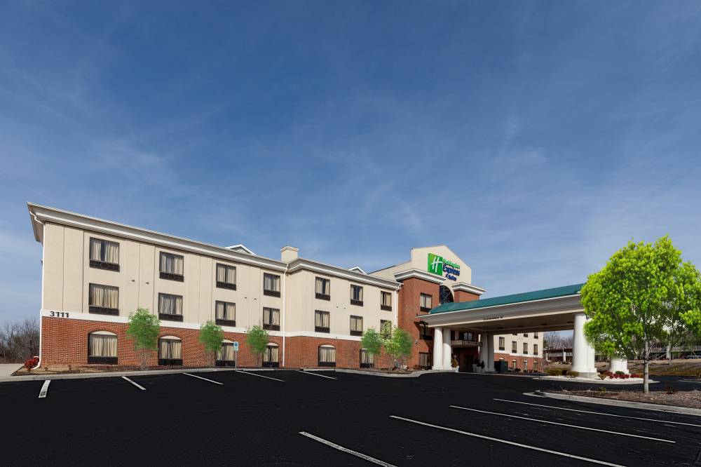 Holiday Inn Exp Stes Greensbor 4