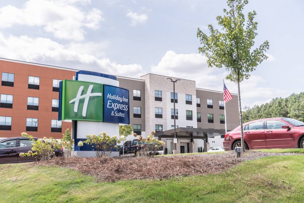 Holiday Inn Exp Stes Homewood 4