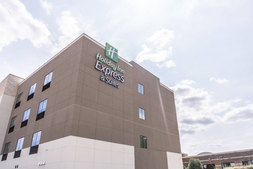 Holiday Inn Exp Stes Homewood 6