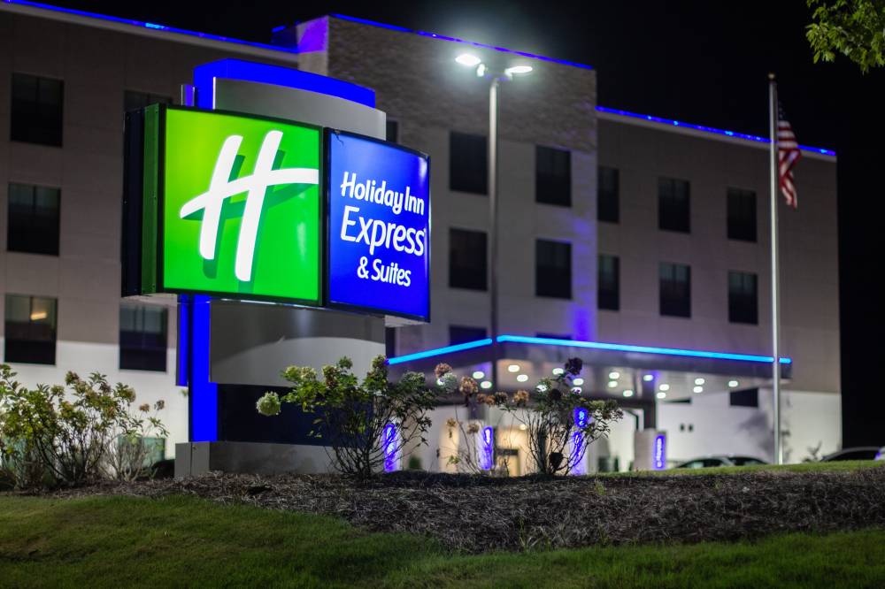 Holiday Inn Exp Stes Homewood 5