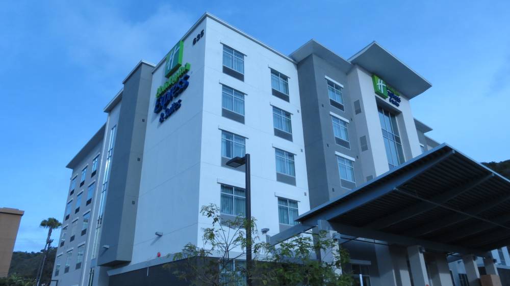 Holiday Inn Exp Stes Hotel Circle 3