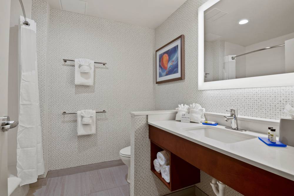 Stylish bathrooms complete with complimentary groo