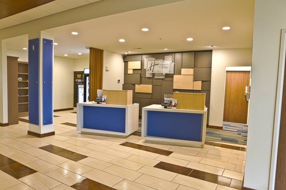 Holiday Inn Exp Stes Monroe 9