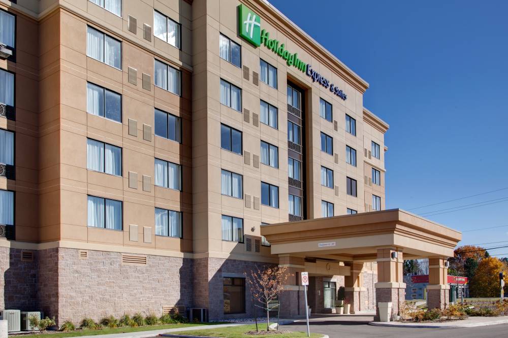 Holiday Inn Exp Stes Nepean 3