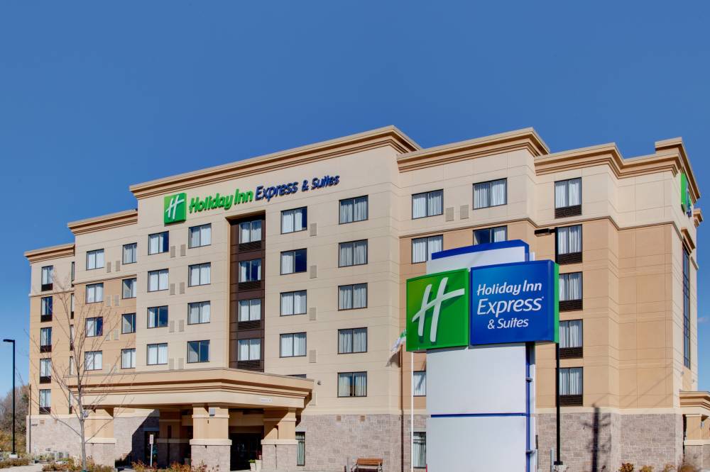 Holiday Inn Exp Stes Nepean 5