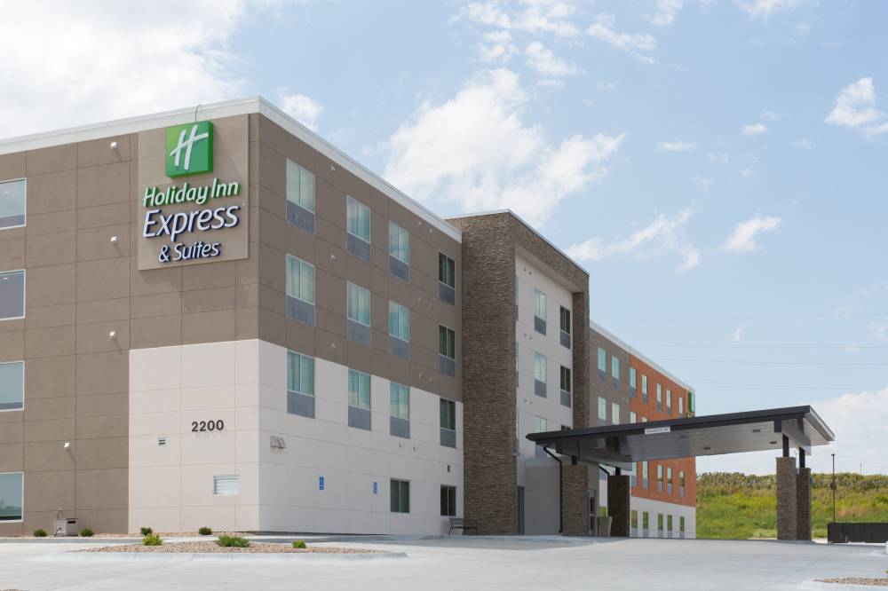 Holiday Inn Exp Stes North 4