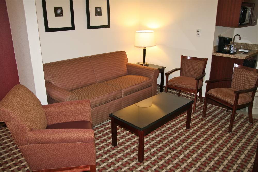 Holiday Inn Express & Suites at OSU---Suite Seatin