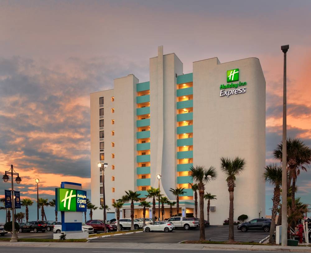 Holiday Inn Exp Stes Oceanfron 2