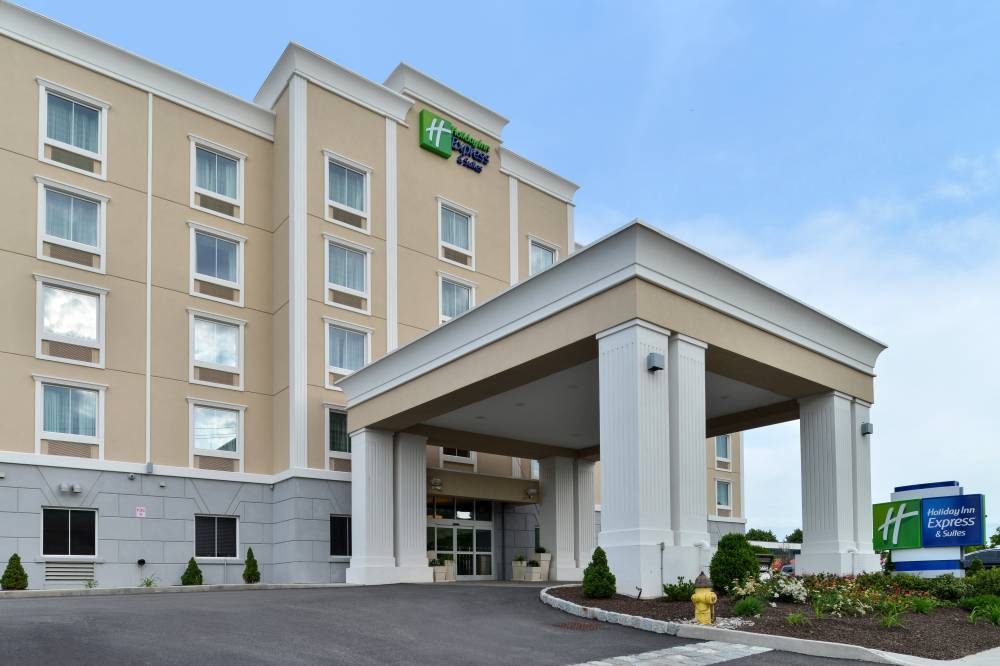 Holiday Inn Exp Stes Peekskill 3