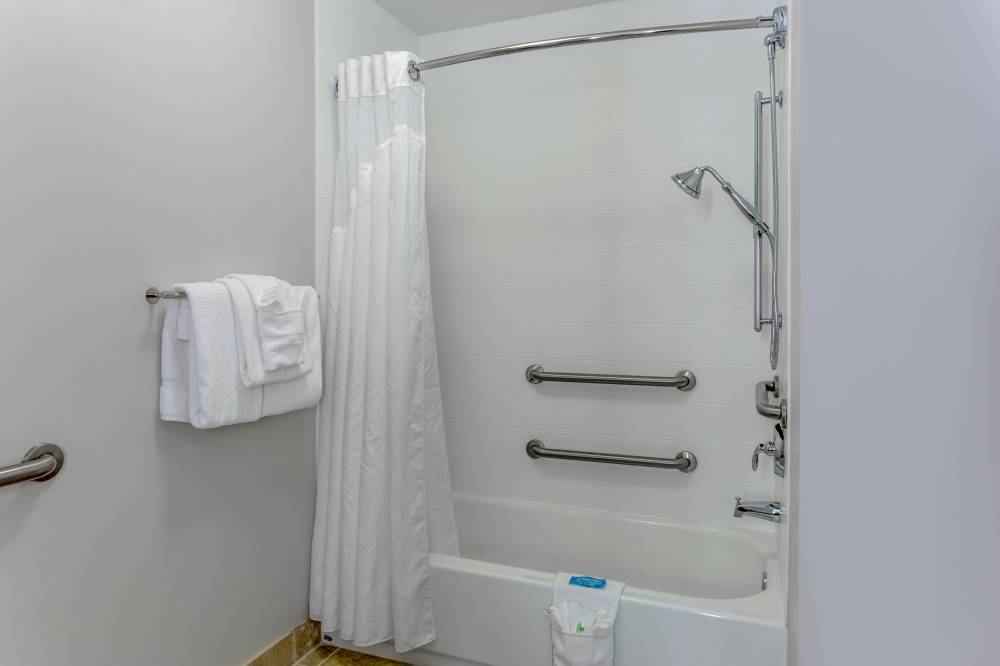 Accessibility Tub/Shower Combo with additional saf