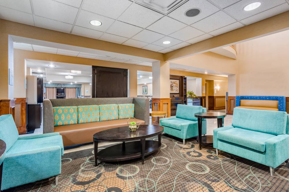 Holiday Inn Exp Suites Canton 6