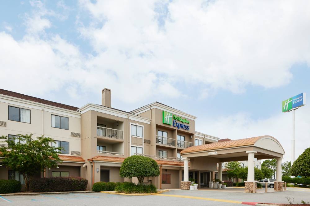 Holiday Inn Exp Tifton 4