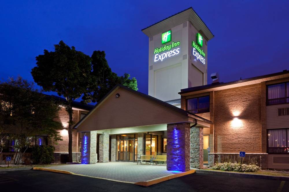 Holiday Inn Exp Toronto East 2