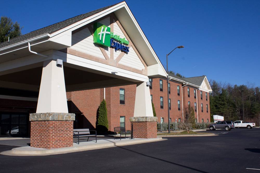 Holiday Inn Exp West Jefferson 3