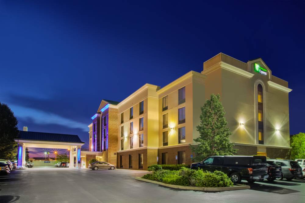 Holiday Inn Express And Suites 6