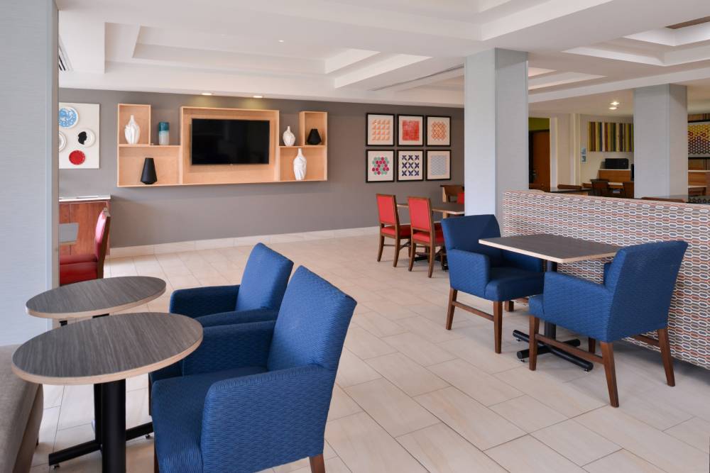 Holiday Inn Express And Suites 5