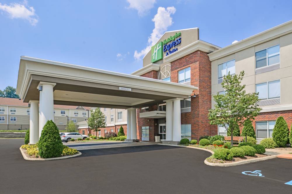 Holiday Inn Express And Suites 4