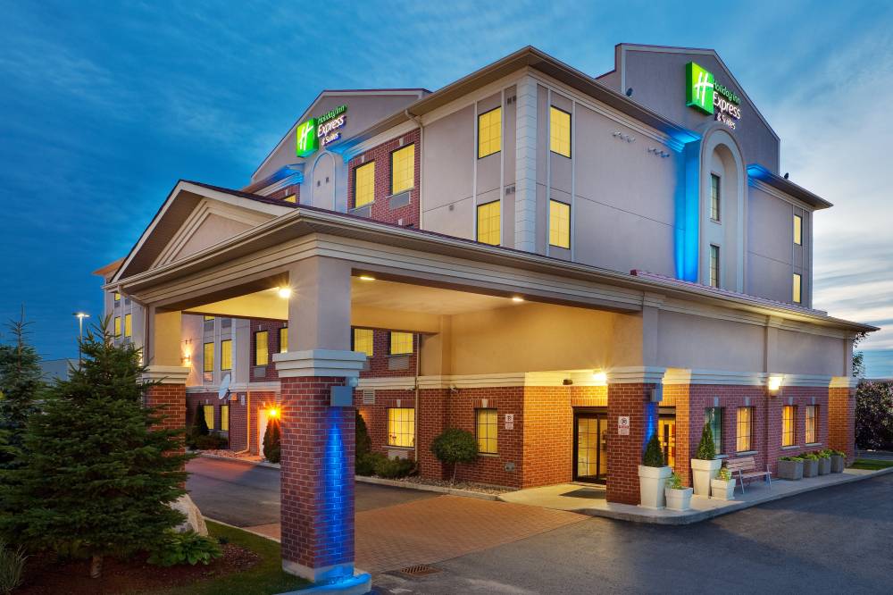 Holiday Inn Express And Suites 6