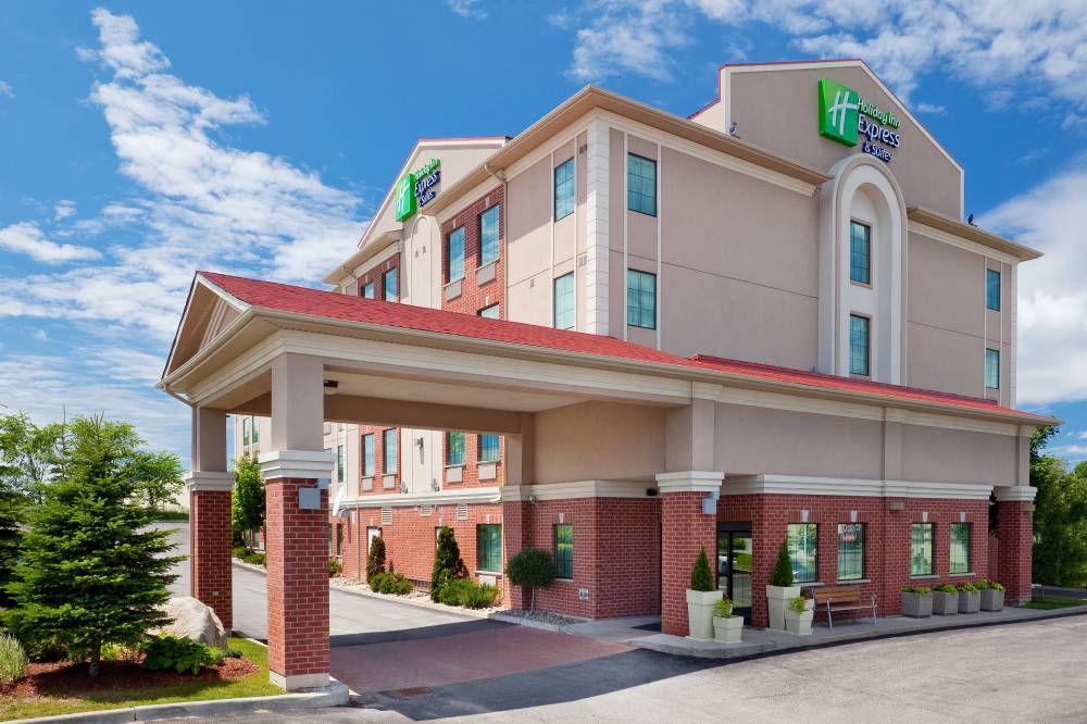 Holiday Inn Express And Suites 5