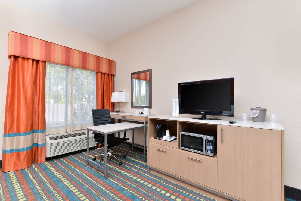 Holiday Inn Express Bernalillo 5