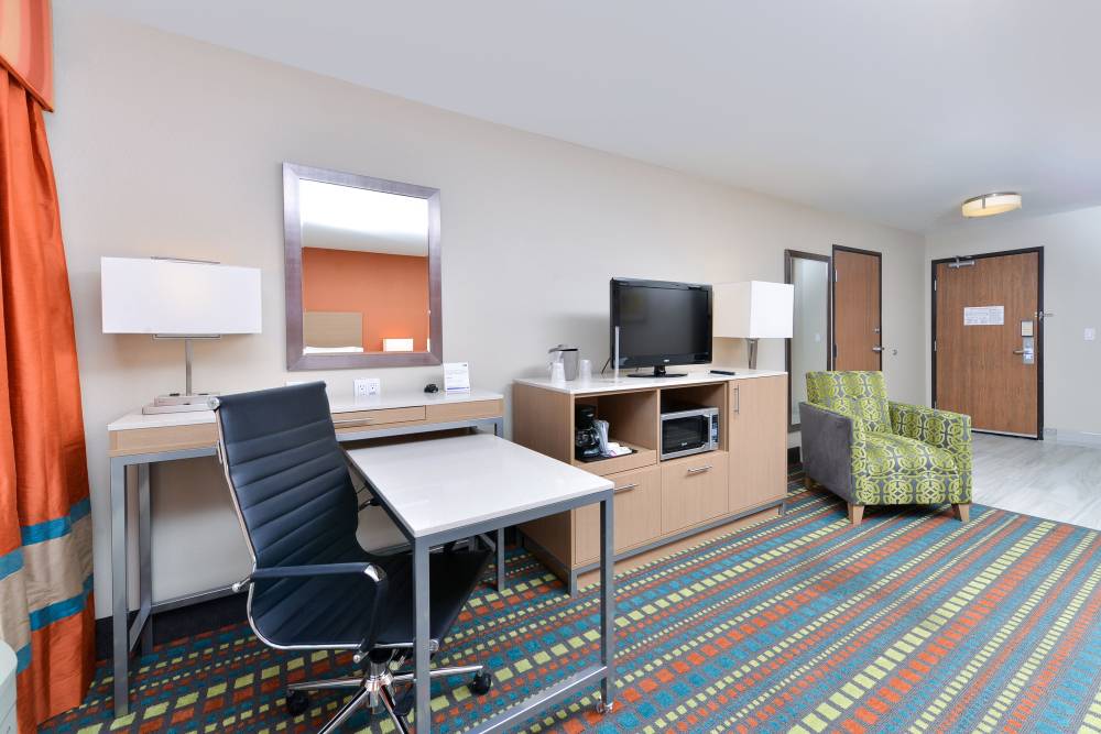 Holiday Inn Express Bernalillo 6