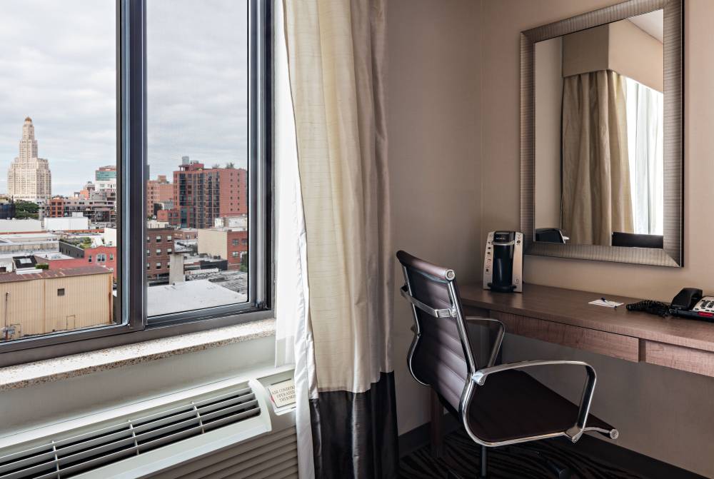 Holiday Inn Express Brooklyn 4