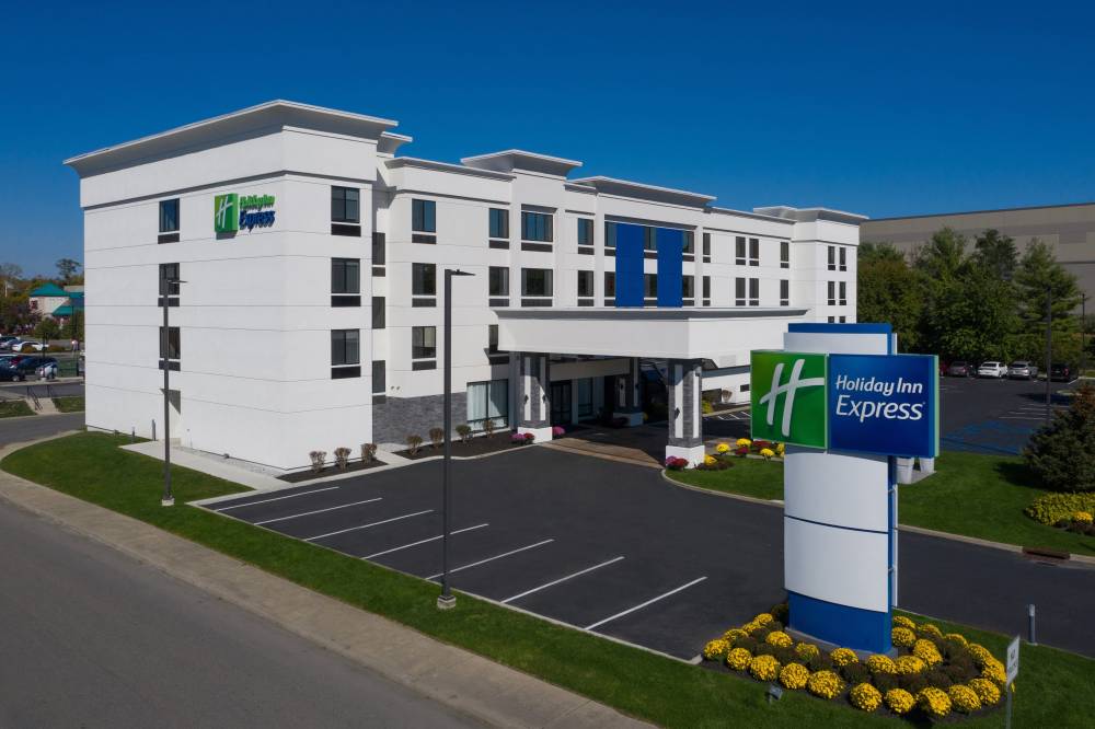 Holiday Inn Express Fishkill 8