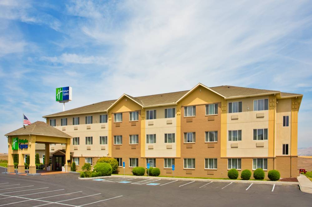 Holiday Inn Express 7