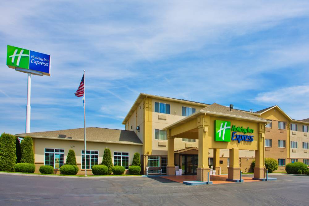 Holiday Inn Express 9