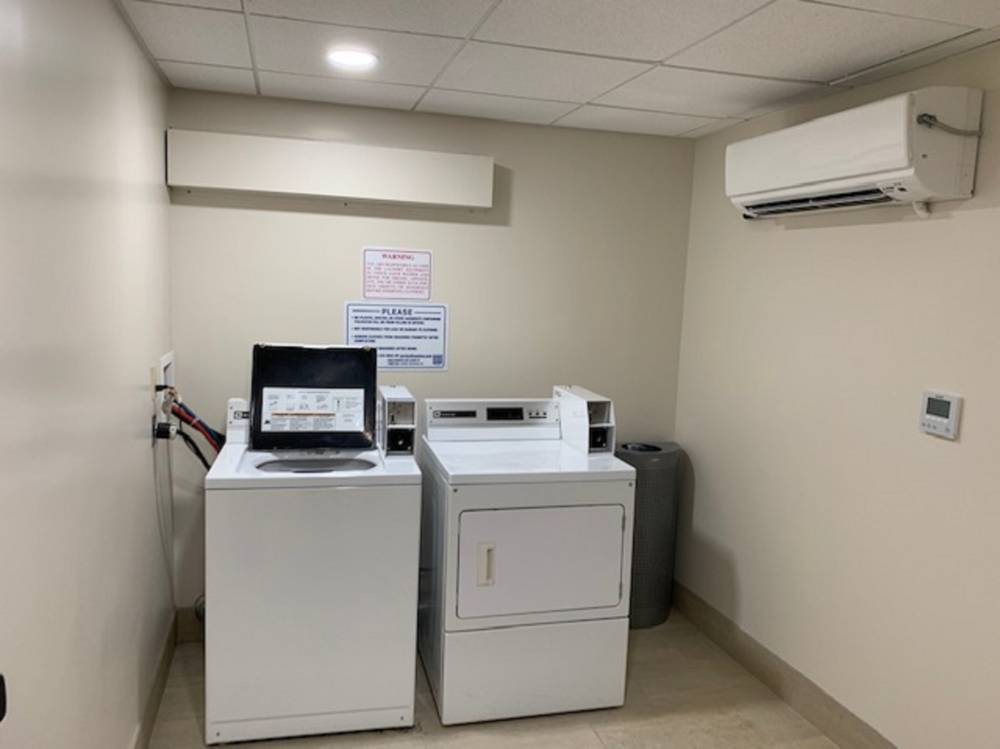 Washer and Dryer for guest use (surcharge)