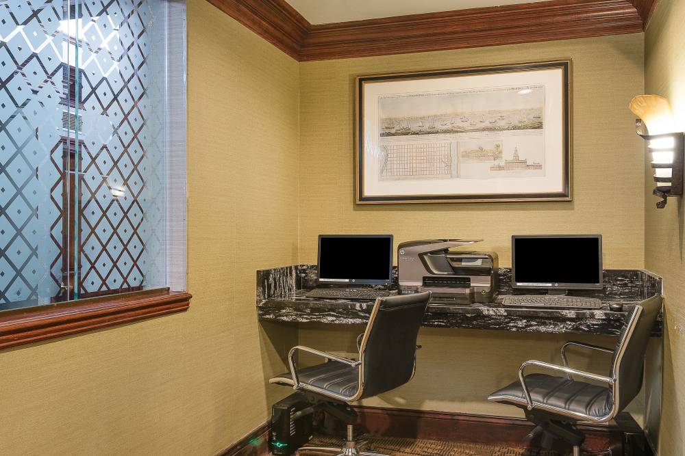 Computers and printers are available in the lobby.