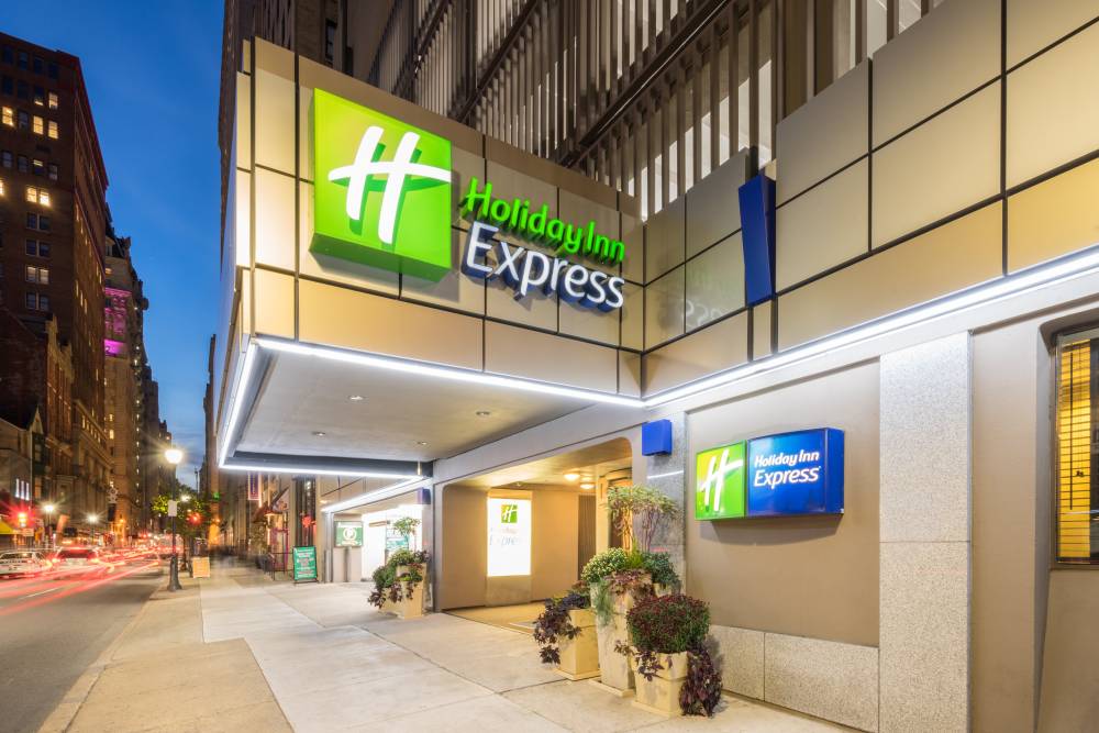 Holiday Inn Express Midtown 4