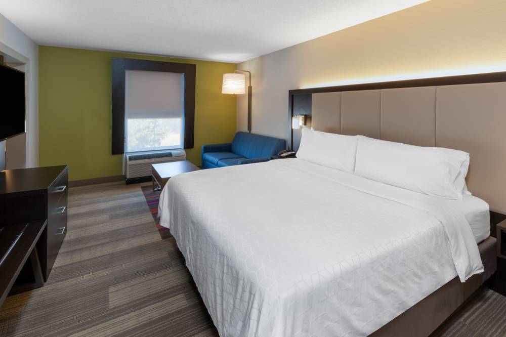 Holiday Inn Express Minden 9