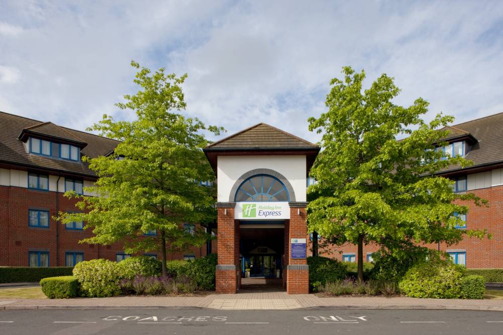 Holiday Inn Express Nec 8