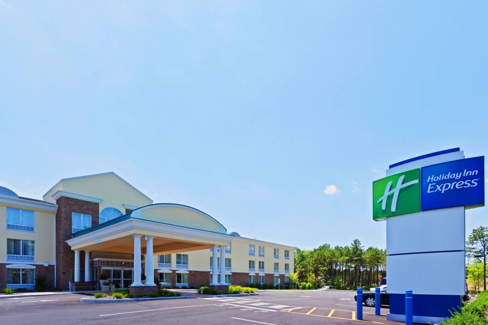 Holiday Inn Express Neptune 8