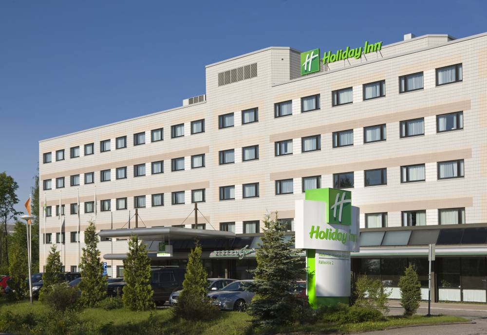 Beautiful sunny day at Holiday Inn Helsinki-Vantaa