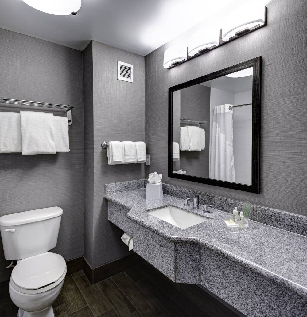 Stylish bathrooms complete with complimentary groo