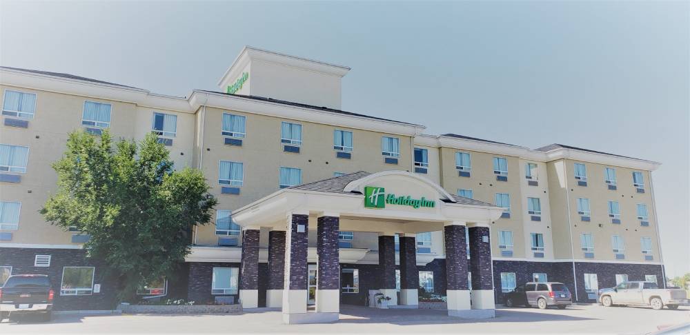 welcome to Holiday Inn $ Suites