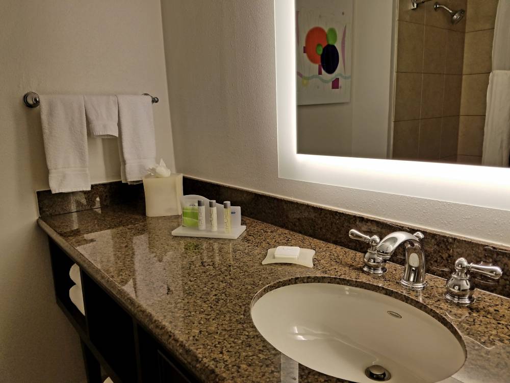 Relax in our bathroom with modern marble finish.