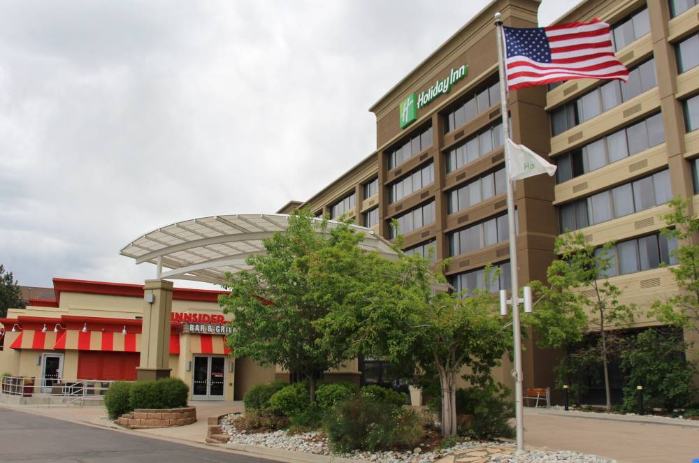 Holiday Inn Lakewood 8