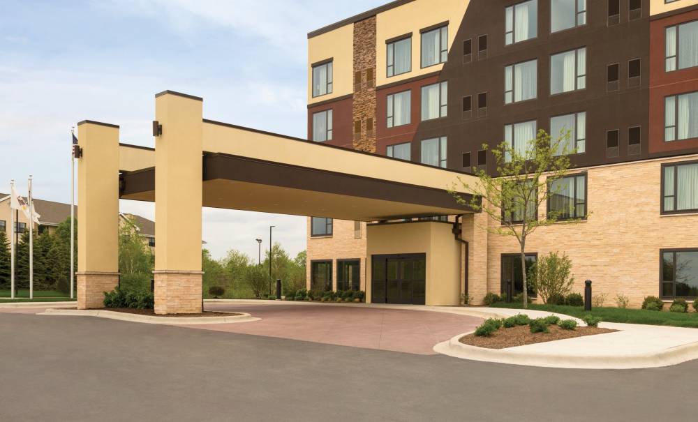 Welcome to Holiday Inn Chicago Schaumburg