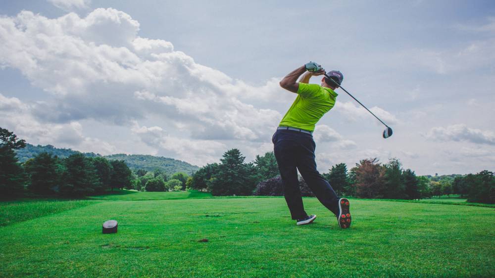 Take a swing at Oakville\'s world renowned courses!