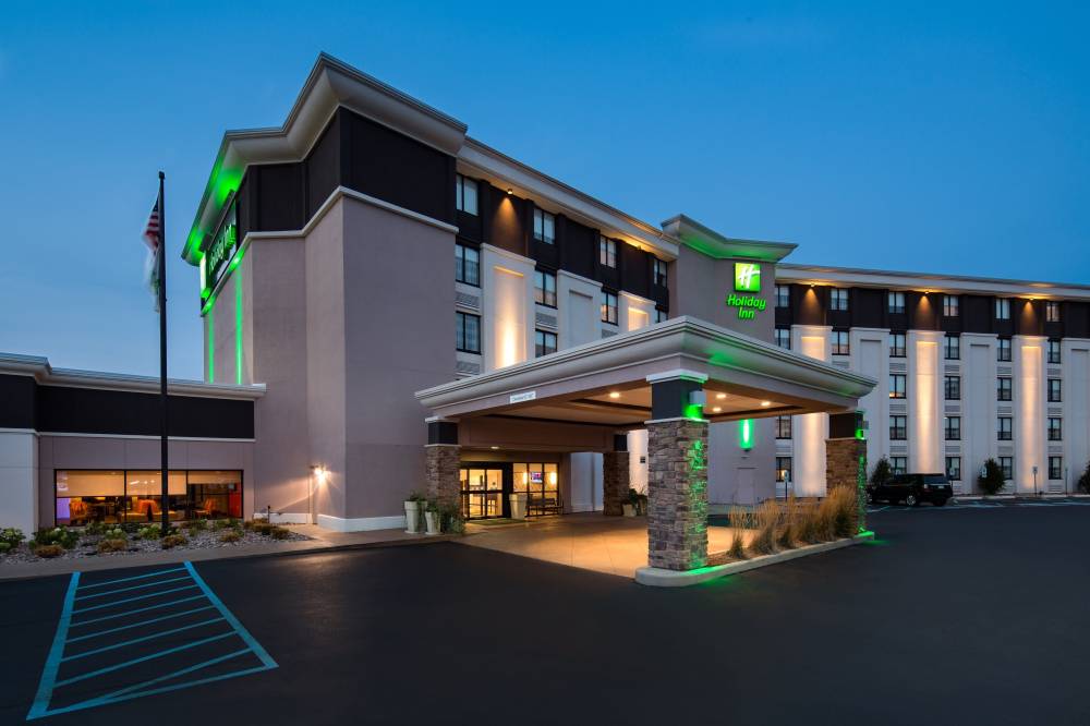 Holiday Inn Riverfront 8