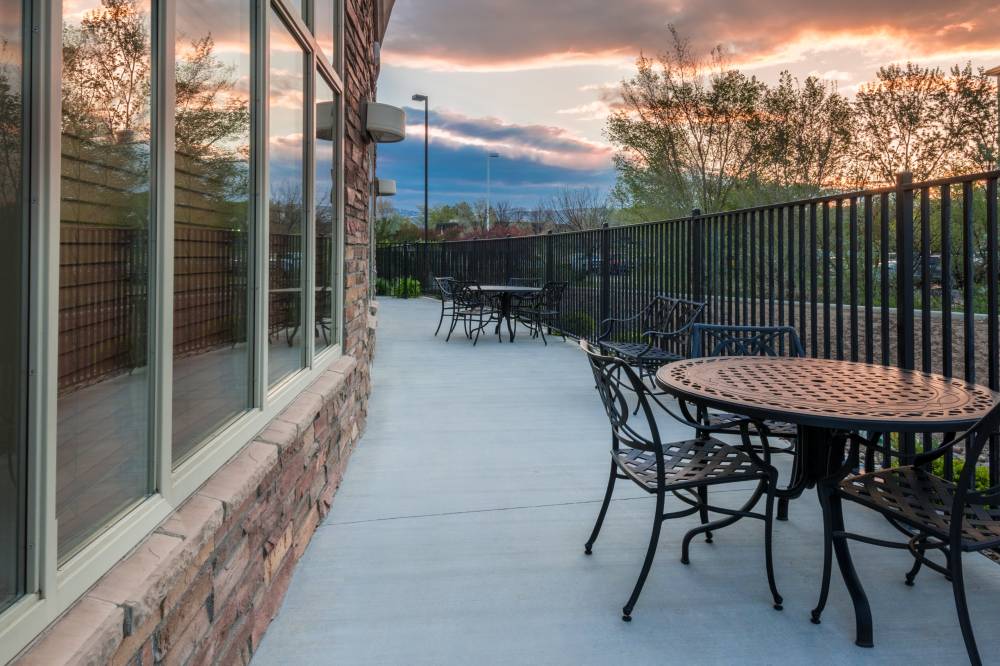 Relax and enjoy a Western Slope Sunset on the Pati