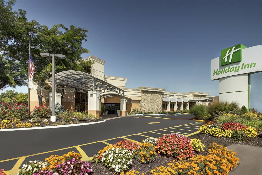 Holiday Inn Westbury 5